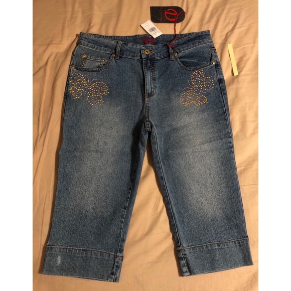 🦋 Denim Butterfly Cropped Jeans - Picture 2 of 4